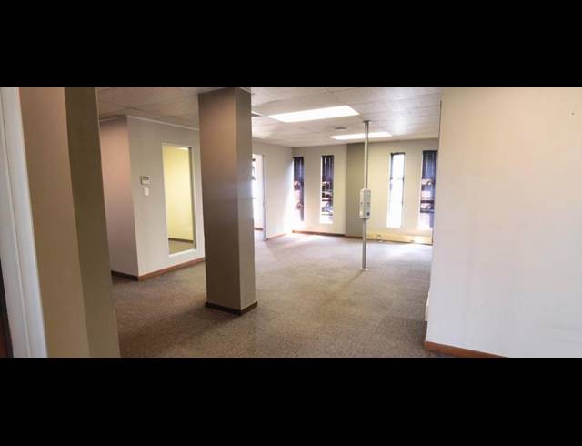 BUSINESS PROPERTY TO RENT IN NEWMARK ESTATE